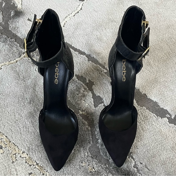 Bebe black suede pointed toe ankle strap pumps with gold hardware 🖤 - Picture 4 of 8